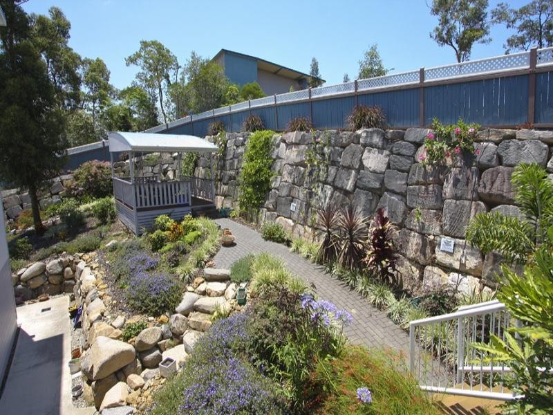 Seventeen Mile Rocks QLD 4073