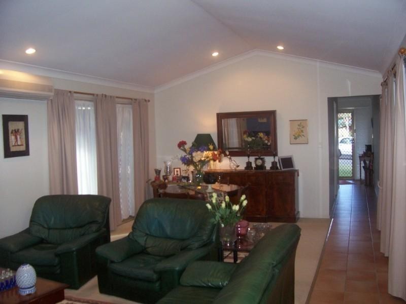 17 Beaufront Place, Forest Lake QLD 4078