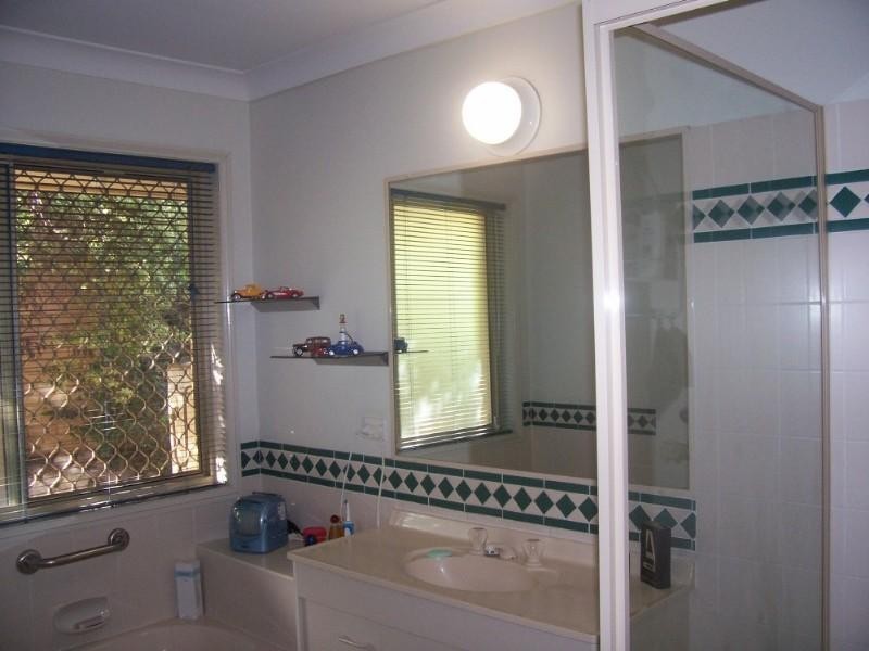 17 Beaufront Place, Forest Lake QLD 4078