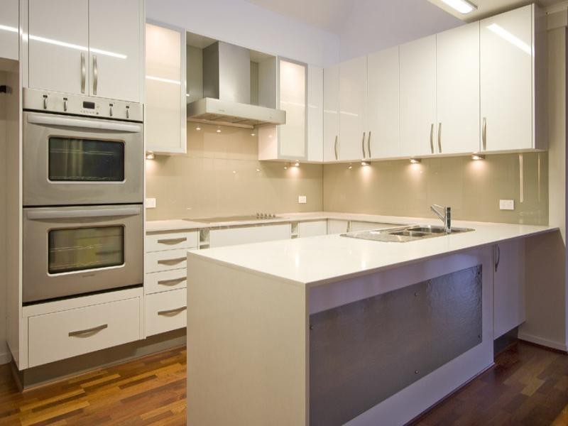 10 Hannah Street, Mount Ommaney QLD 4074