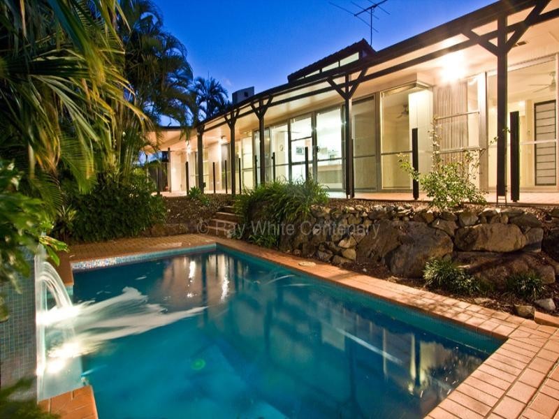 10 Hannah Street, Mount Ommaney QLD 4074