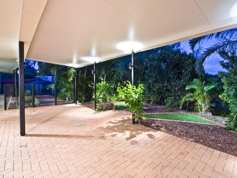 10 Hannah Street, Mount Ommaney QLD 4074