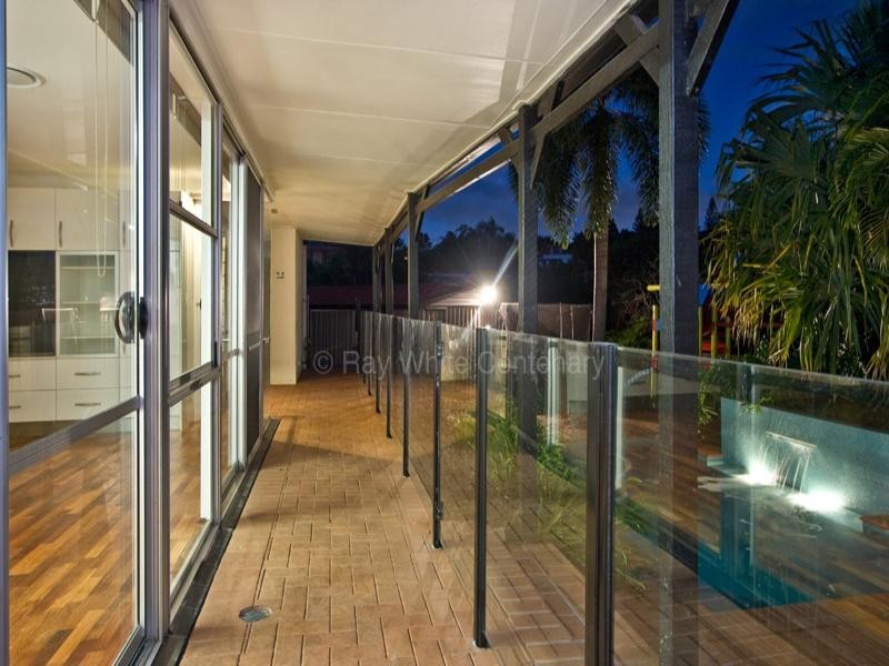 10 Hannah Street, Mount Ommaney QLD 4074