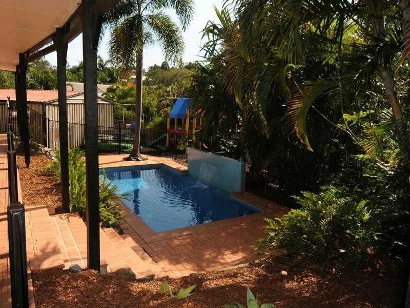 10 Hannah Street, Mount Ommaney QLD 4074