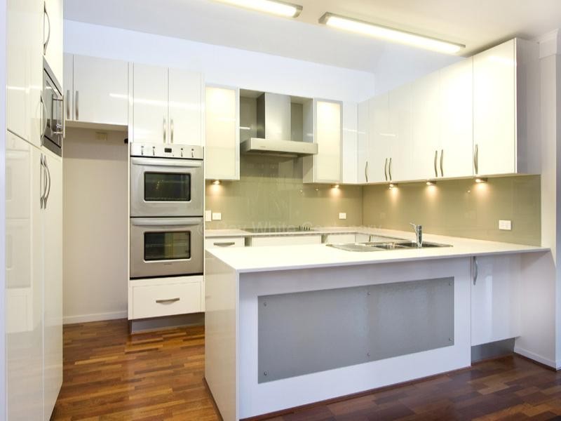 10 Hannah Street, Mount Ommaney QLD 4074