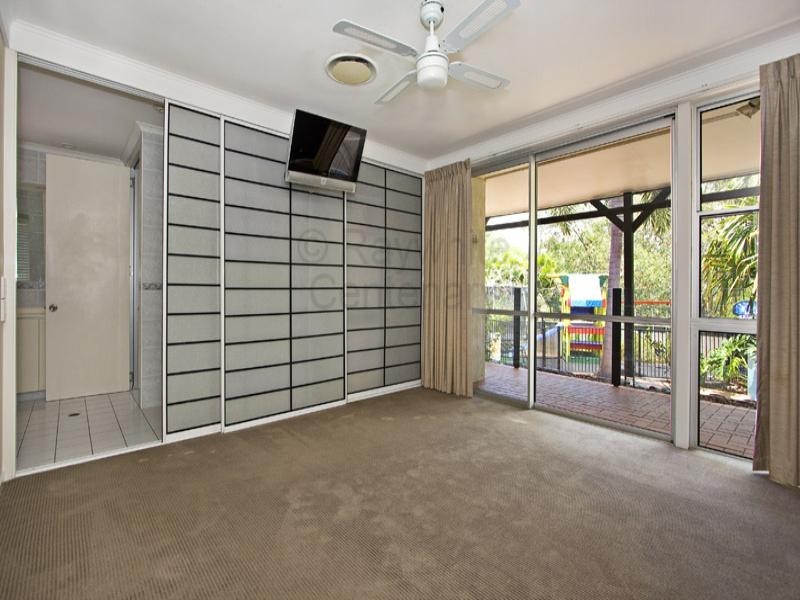 10 Hannah Street, Mount Ommaney QLD 4074