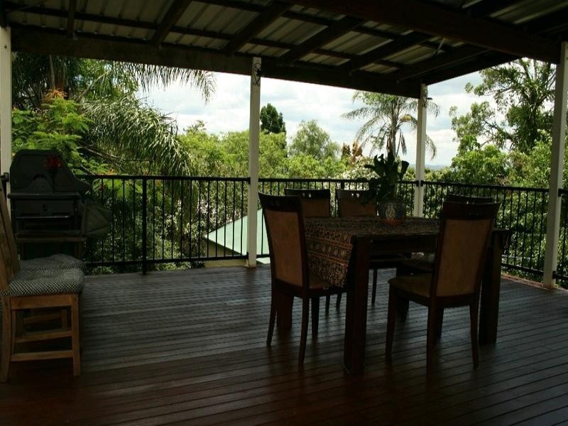 94 Fort Road, Oxley QLD 4075