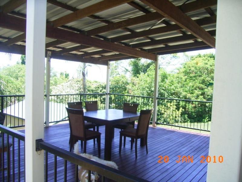 94 Fort Road, Oxley QLD 4075