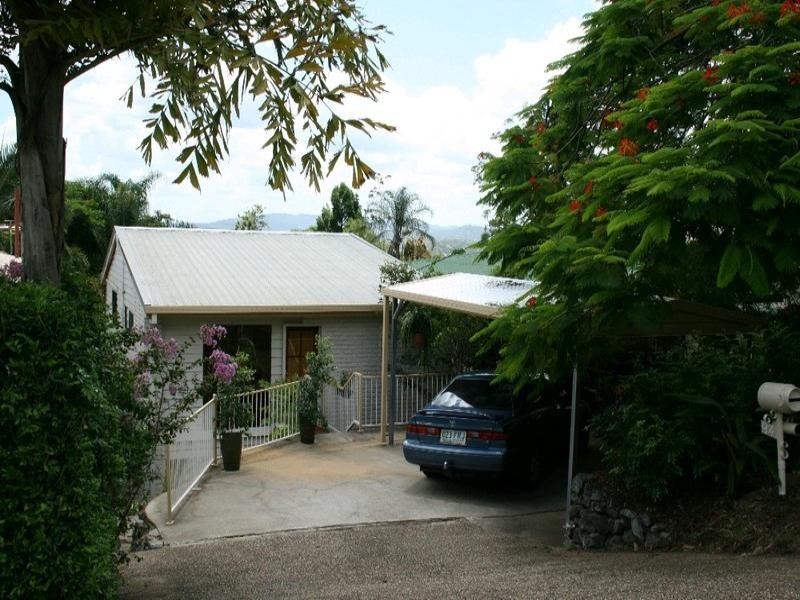 94 Fort Road, Oxley QLD 4075