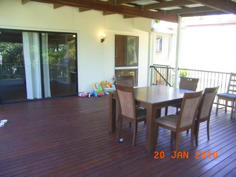 94 Fort Road, Oxley QLD 4075