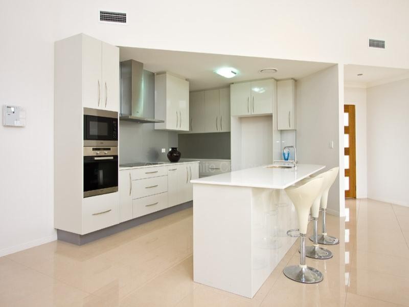 43 Condamine Drive, Sinnamon Park QLD 4073