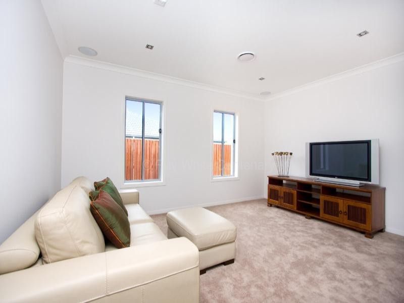 43 Condamine Drive, Sinnamon Park QLD 4073
