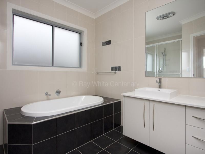 43 Condamine Drive, Sinnamon Park QLD 4073