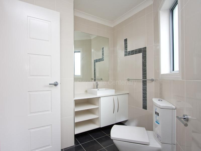 43 Condamine Drive, Sinnamon Park QLD 4073