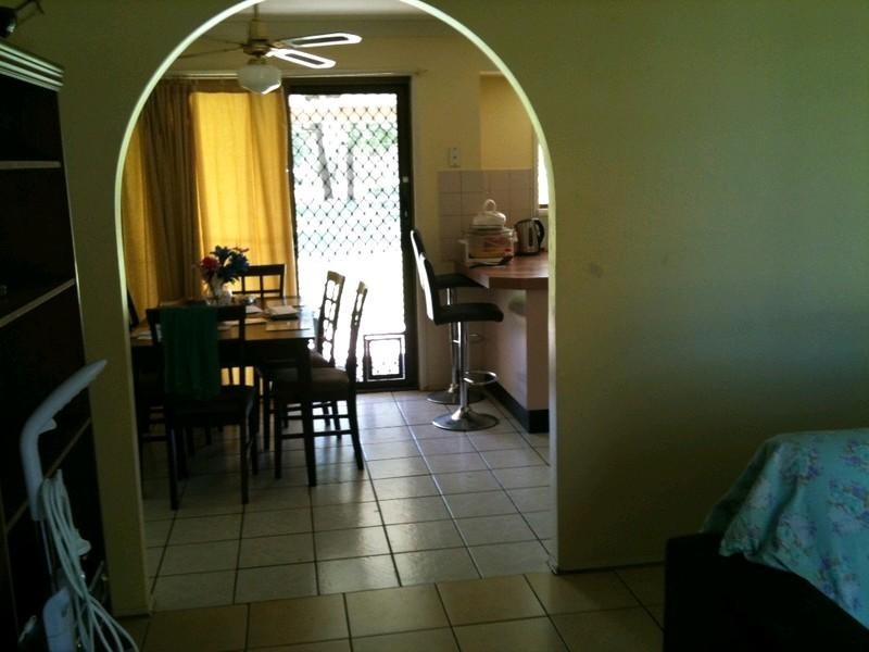 196 Emerald Drive, Regents Park QLD 4118