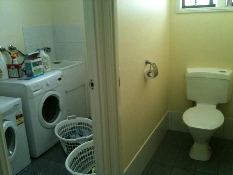 196 Emerald Drive, Regents Park QLD 4118