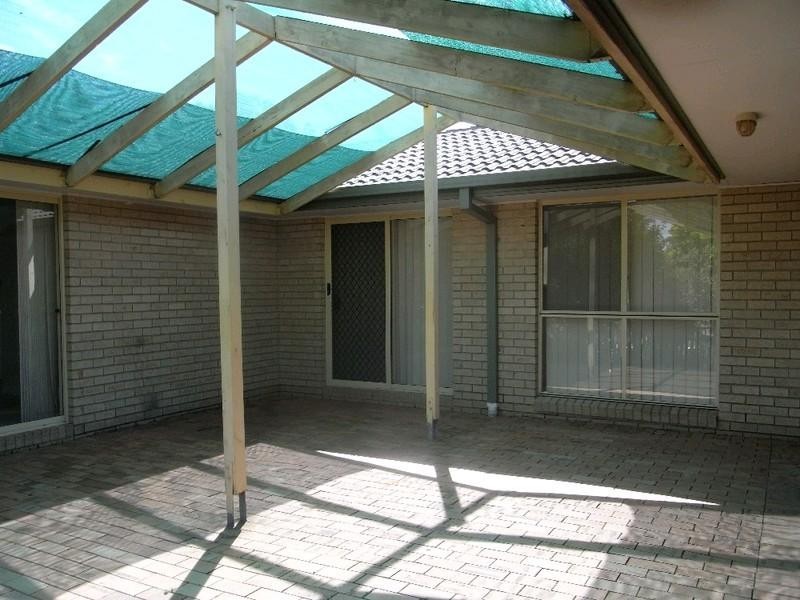 2 Chatfield Close, Oxley QLD 4075