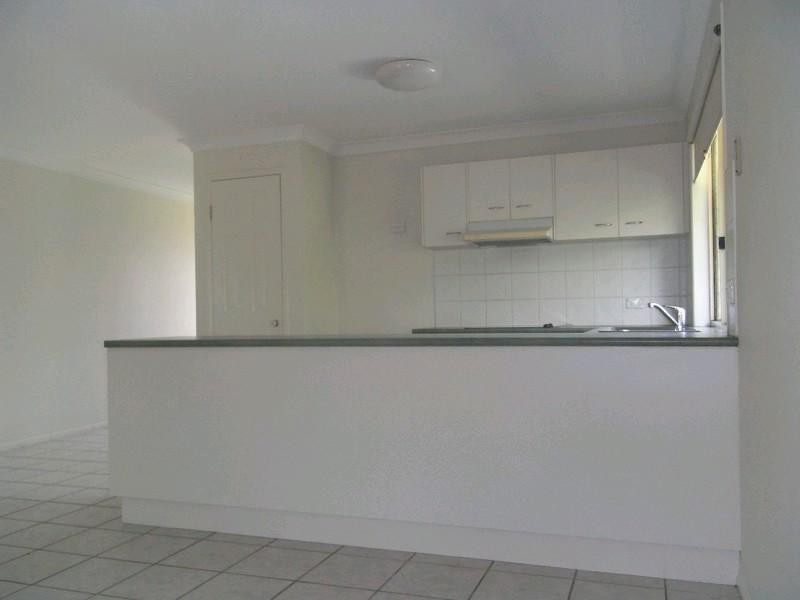 2 Chatfield Close, Oxley QLD 4075
