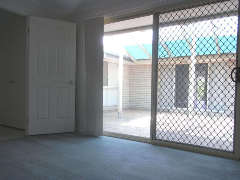 2 Chatfield Close, Oxley QLD 4075