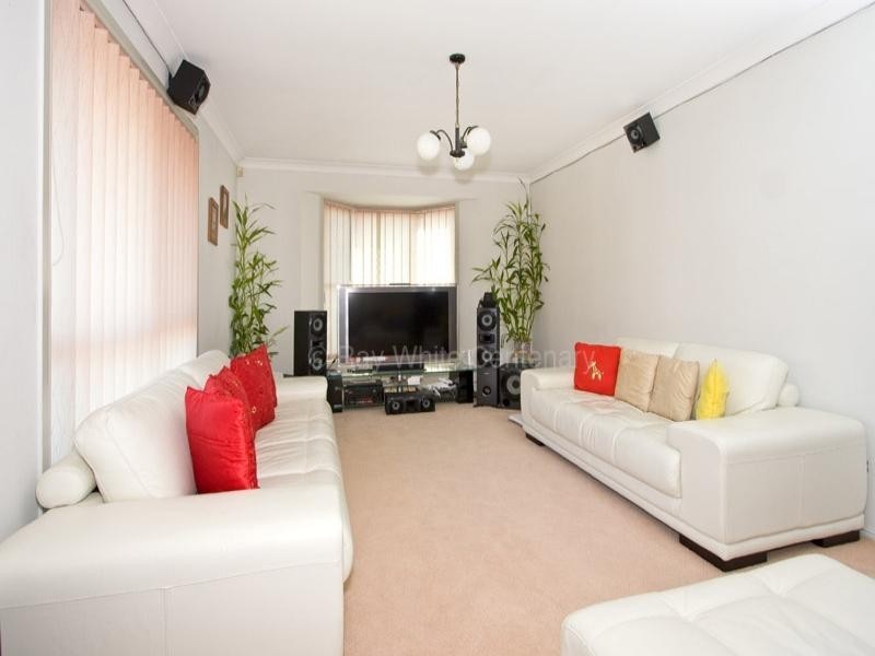 76 Glen Ross Road, Sinnamon Park QLD 4073