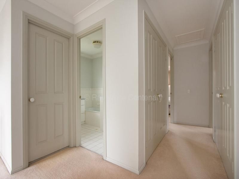 76 Glen Ross Road, Sinnamon Park QLD 4073