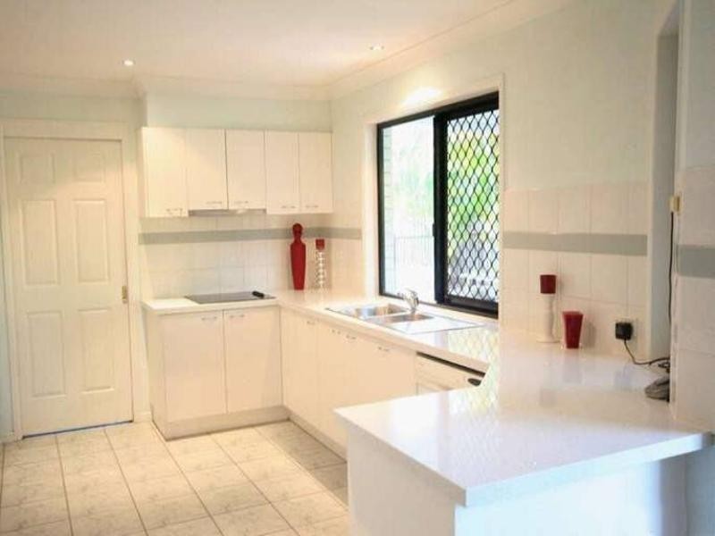 7 Cowal Close, Westlake QLD 4074