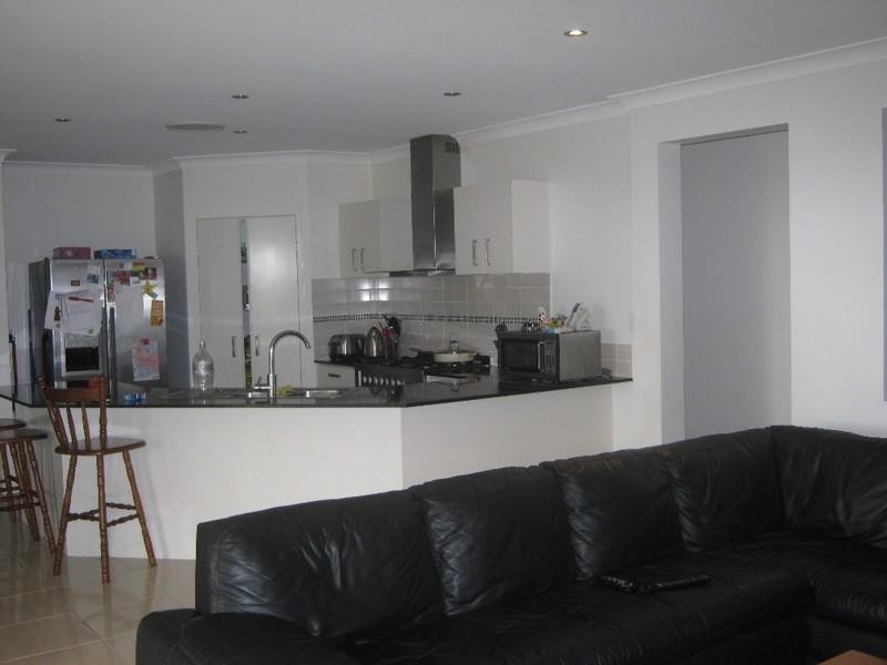 3 Bottlebrush Street, Heathwood QLD 4110