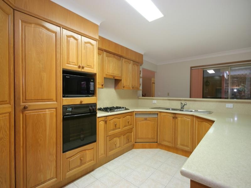 16 Baikal Place, Westlake QLD 4074