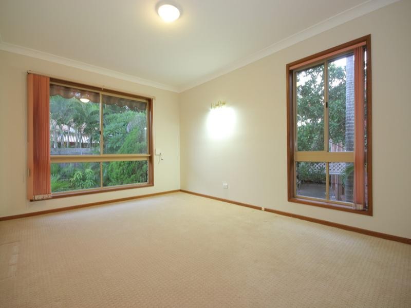 16 Baikal Place, Westlake QLD 4074