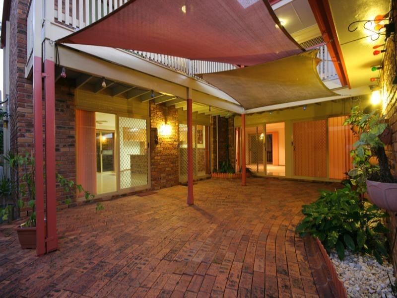 16 Baikal Place, Westlake QLD 4074