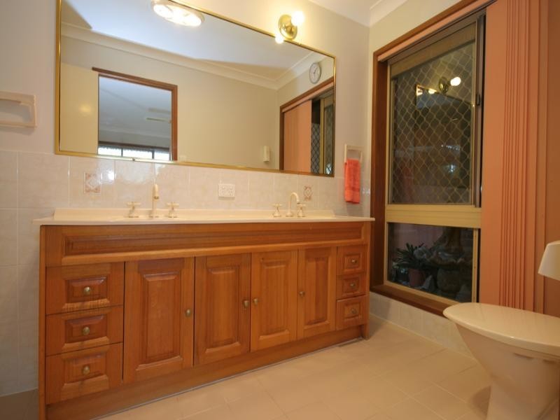 16 Baikal Place, Westlake QLD 4074