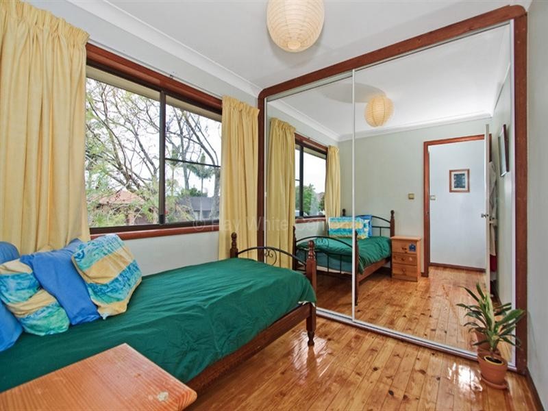 15 Athos Street, Riverhills QLD 4074