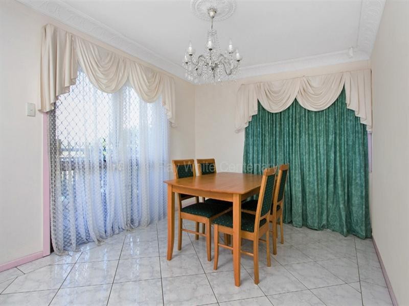 Durack QLD 4077