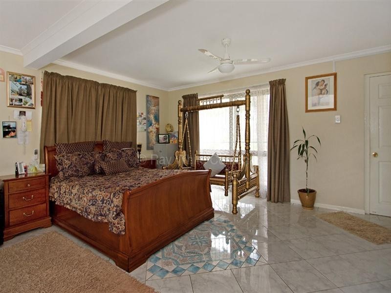 Durack QLD 4077