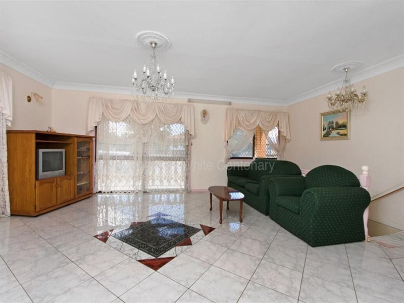 Durack QLD 4077
