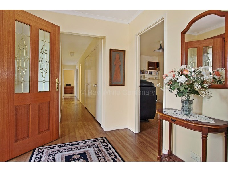 7 Oron Close, Westlake QLD 4074