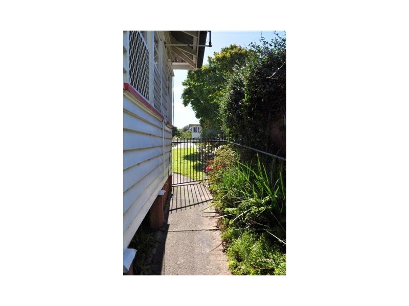 Holland Park QLD 4121