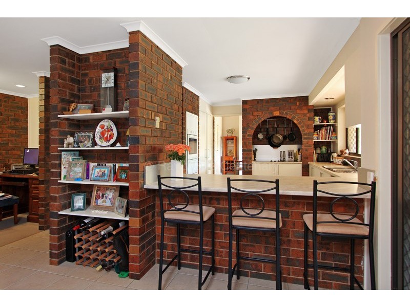 Mount Ommaney QLD 4074