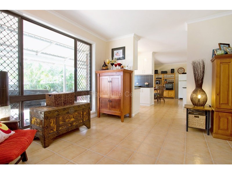 8 Apunya Close, Riverhills QLD 4074