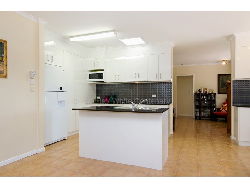 8 Apunya Close, Riverhills QLD 4074