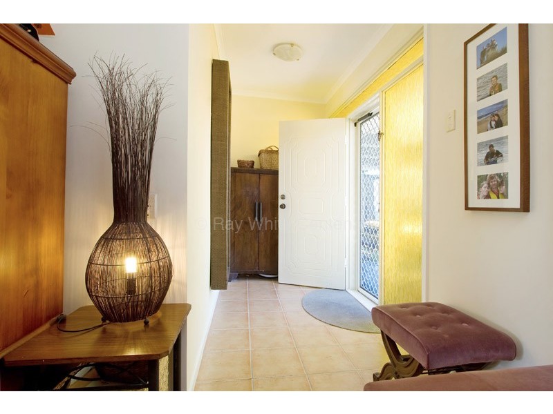 8 Apunya Close, Riverhills QLD 4074