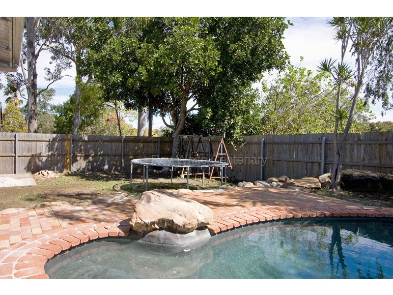 8 Apunya Close, Riverhills QLD 4074