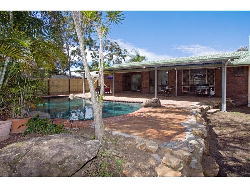 8 Apunya Close, Riverhills QLD 4074