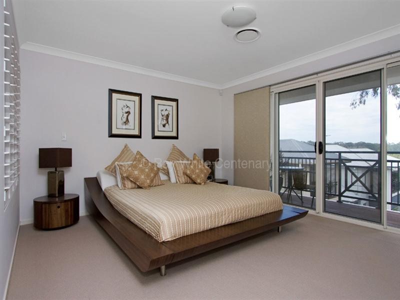 Mount Ommaney QLD 4074