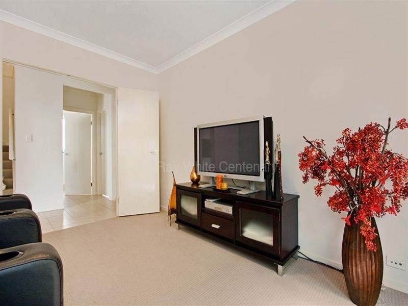 Mount Ommaney QLD 4074