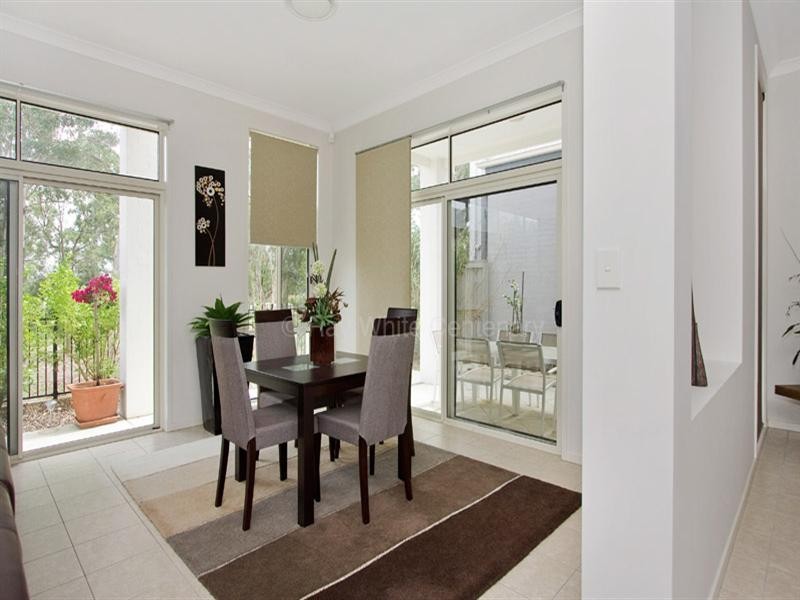 Mount Ommaney QLD 4074