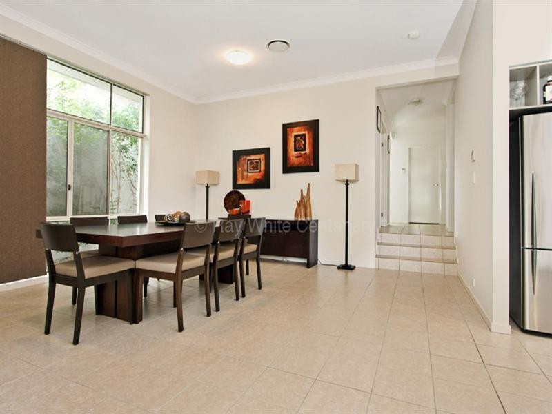 Mount Ommaney QLD 4074