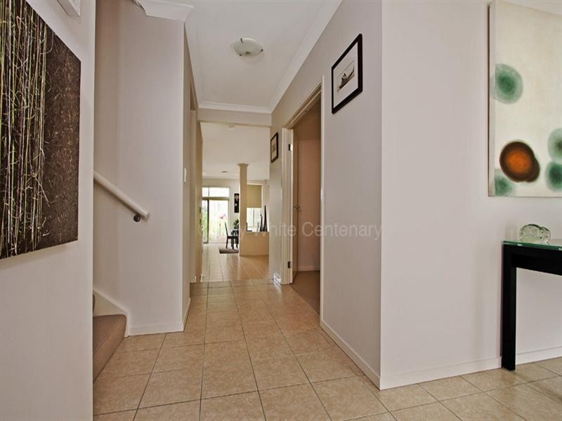 Mount Ommaney QLD 4074