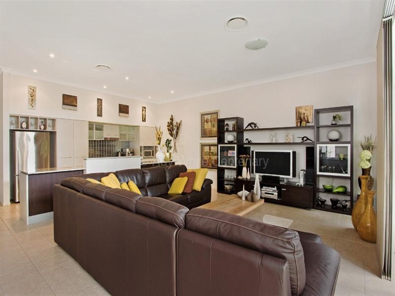 Mount Ommaney QLD 4074