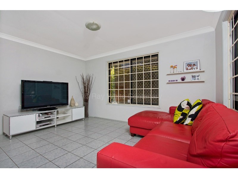 Oxley QLD 4075